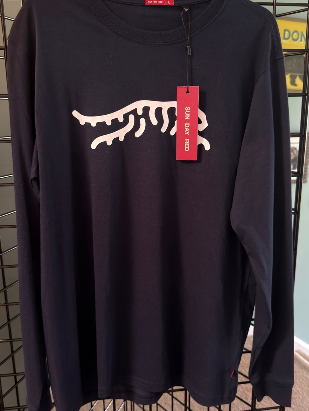 Sun Day Red Men's Long Sleeve Navy Graphic Tee L NWT